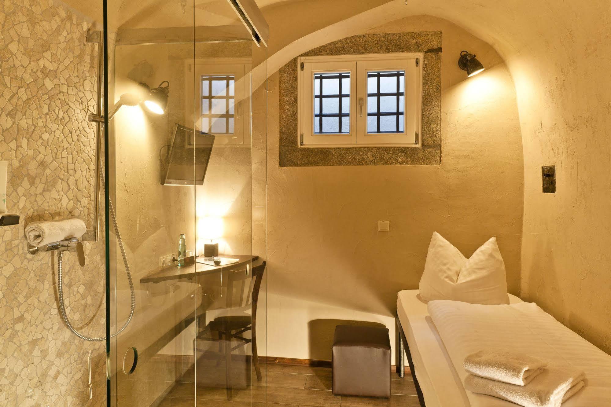 Knast-Hotel Fronfeste Amberg Bagian luar foto
