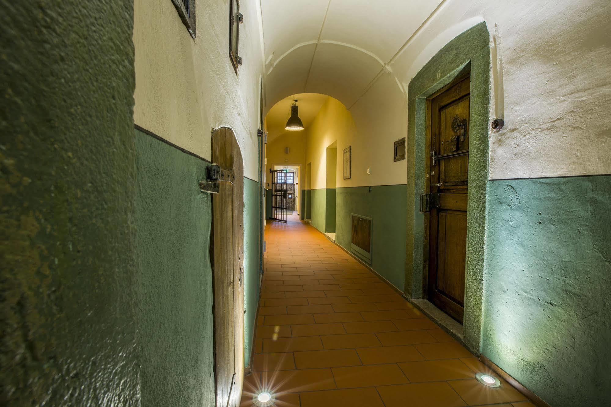 Knast-Hotel Fronfeste Amberg Bagian luar foto